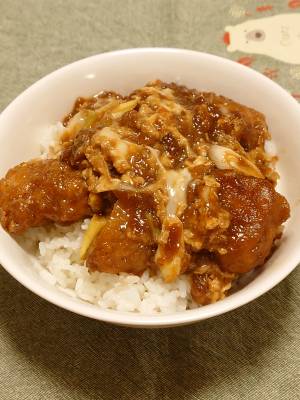 鶏肉のから揚げの卵とじ丼