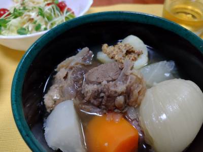 牛すね肉を煮る