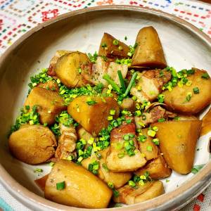 里芋と豚肉の煮っころがし