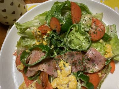 レタスとベーコンの”彩り”マスタードマヨ