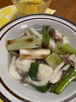 鶏だんごと焼きねぎのスープ煮