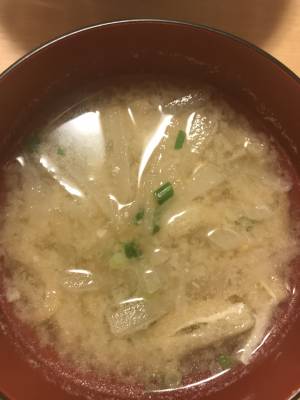 大根と油揚げのみそ汁