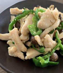 塩チキンとピーマンの塩炒め