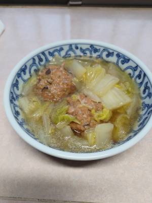 白菜と肉だんごの煮込み