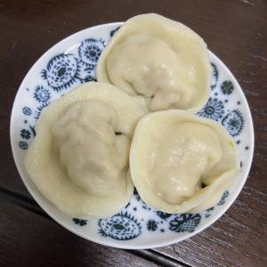 豚肉と白菜の水ギョーザ