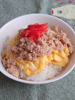 鶏そぼろ丼