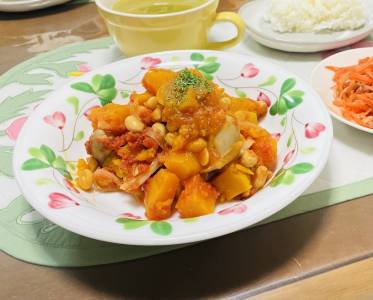 かぼちゃとソーセージのトマト煮