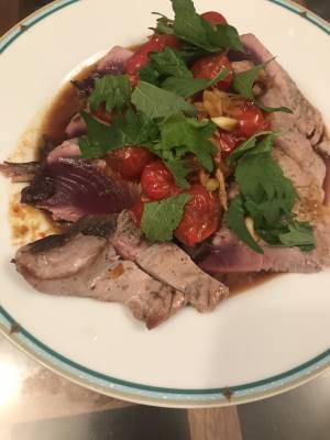 かつおステーキ ガーリックミニトマトソース