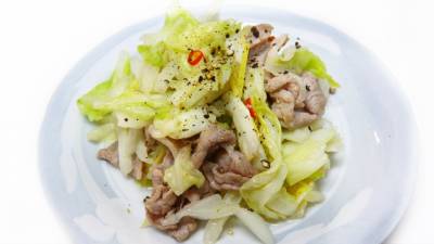 キャベツと豚肉の塩炒め