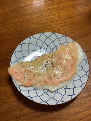 たらこソースの餅ピザ