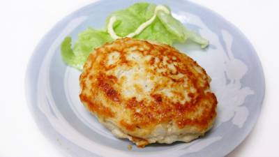 鶏ひき肉と豆腐のハンバーグ