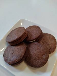 ココアクッキーチョコサンド
