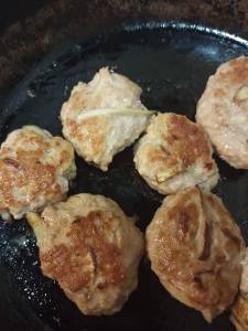 新ごぼうとひじきの豚つくね