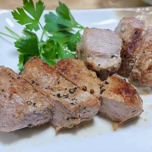 豚肉のハーブマリネソテー