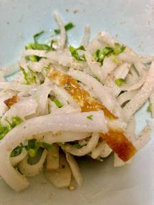 大根とかまぼこのあえもの