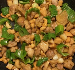 鶏むねカシューナッツ炒め