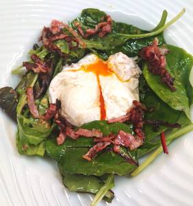 ポーチドエッグサラダ