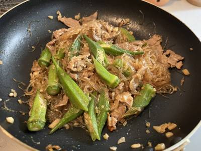 豚肉とオクラの春雨煮