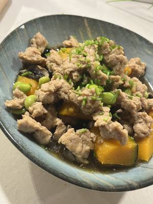 かぼちゃとしいたけの鶏そぼろあんかけ