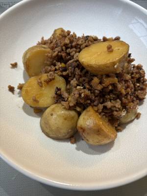 新じゃがと豚ひき肉の和風煮