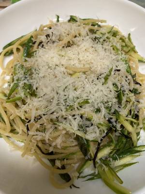 アスパラと塩昆布のパスタ