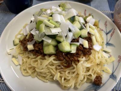 きゅうりとねぎのジャージャー麺