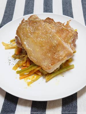 鶏もも肉のソテー カレーソース