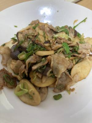 豚バラ肉のエリンギ炒め