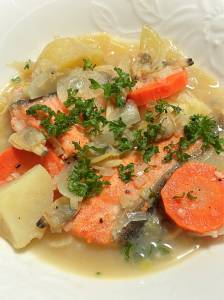 秋ざけと根菜のバター風味煮