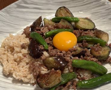 なすと豚ひき肉のどんぶり